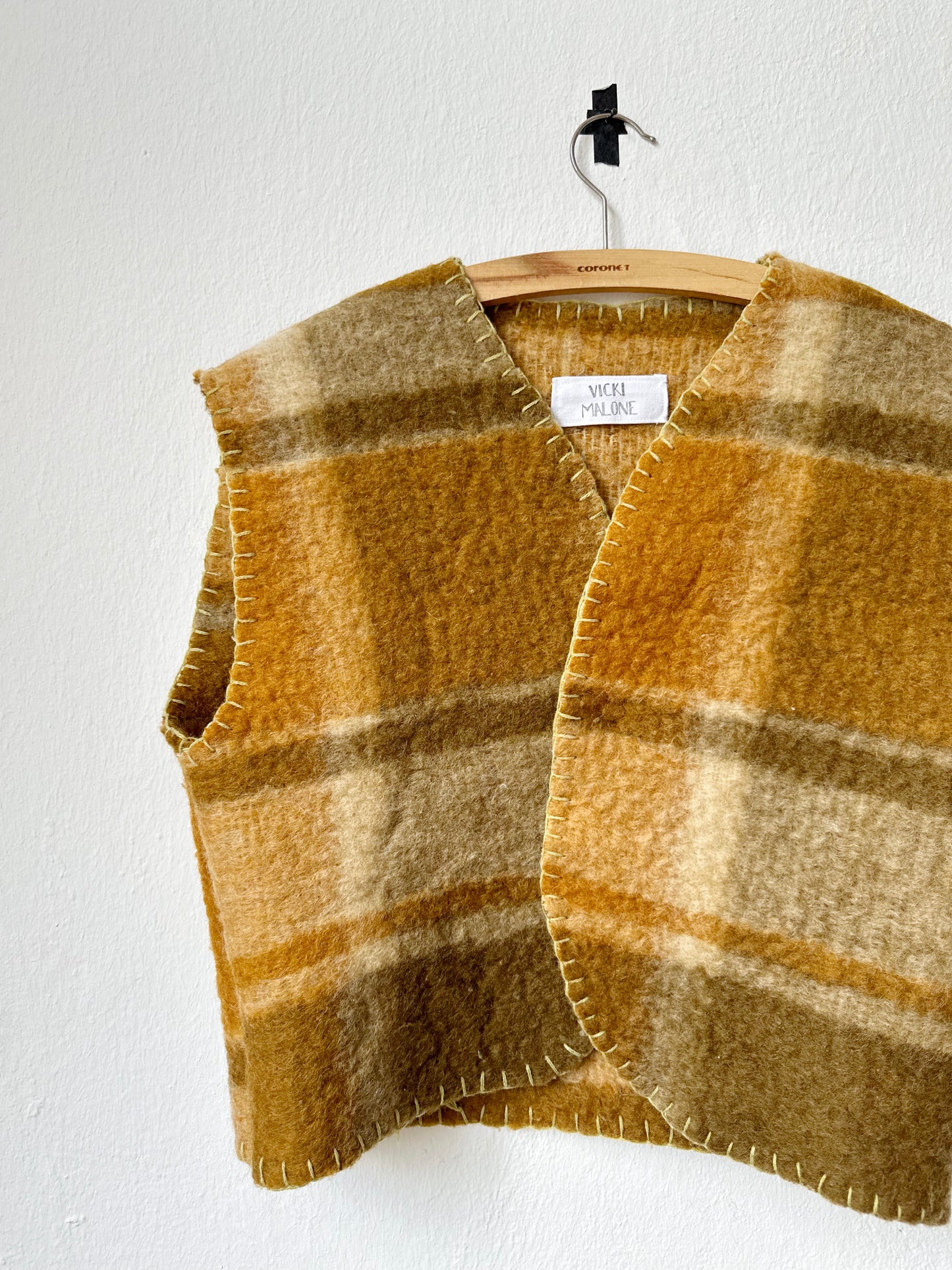 Vem Vest - Omas Blanket