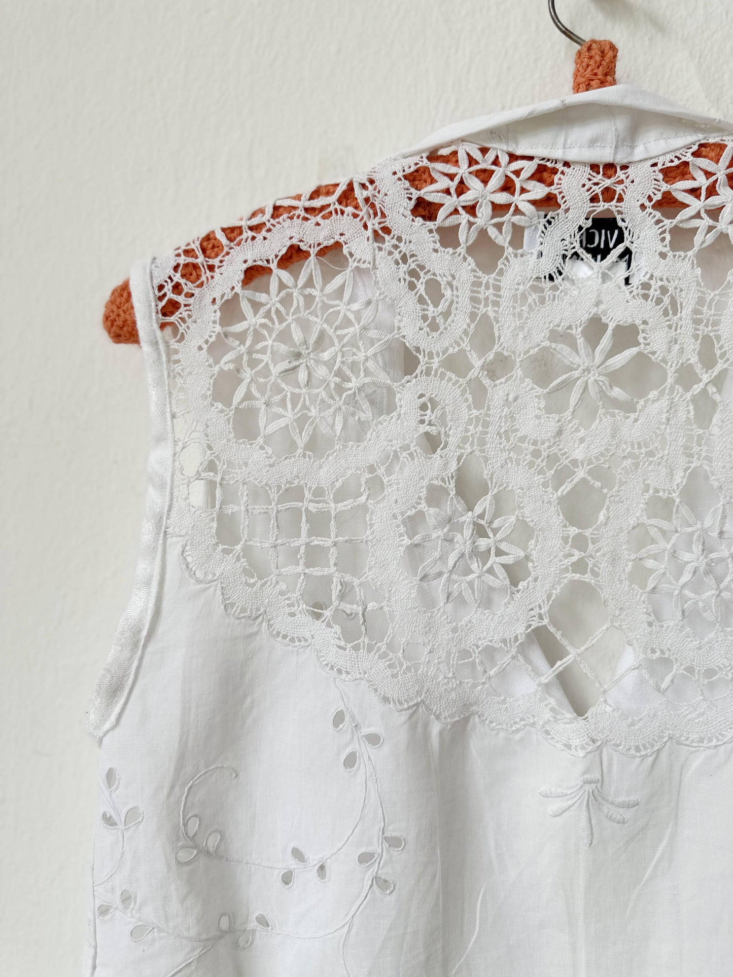 Vem Weste - Broderie Anglais Lace