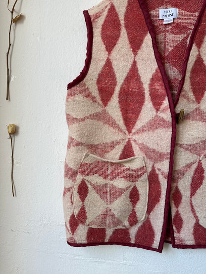 Vem Vest - Strawberry and Cream