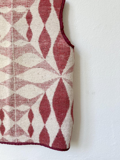 Vem Vest - Strawberry and Cream